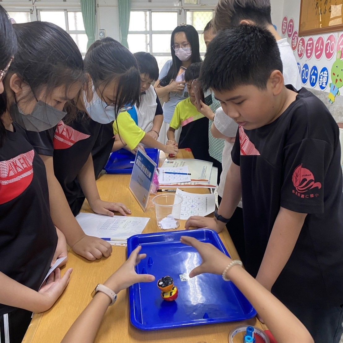 圖 3：學童親身體驗實驗